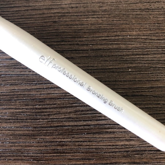 ELF Make-up Brush: Bronzing Brush - Picture 2 of 2